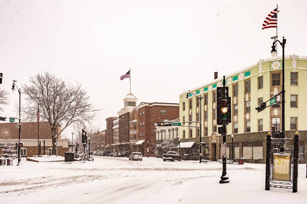 Snowing in downtown Beloit, WI
