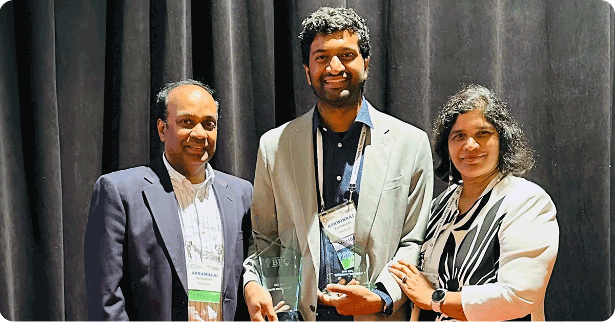 Leadership team from Phoenix-Aid accepting Governor’s Business Plan Contest award.