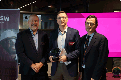 The DeLong Co. Inc. receives the 2025 Governor's Export Award.