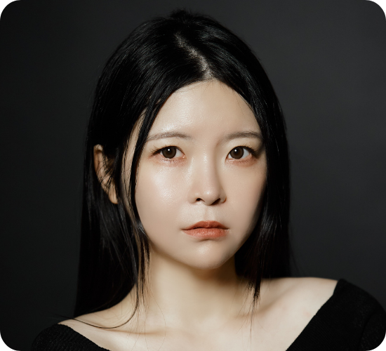 Headshot of Lina Song