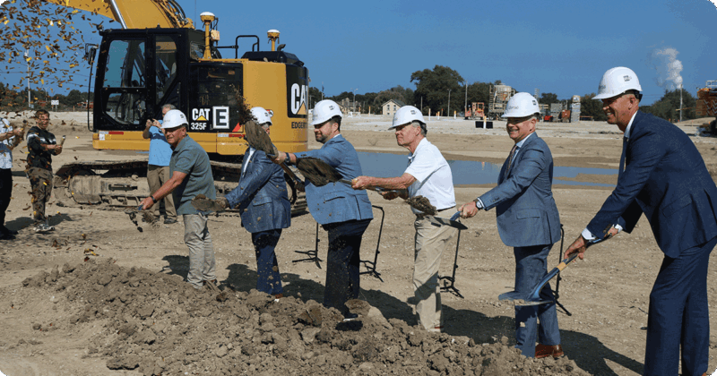 Derse shovel ceremony at new corporate headquesters in Oak Creek.