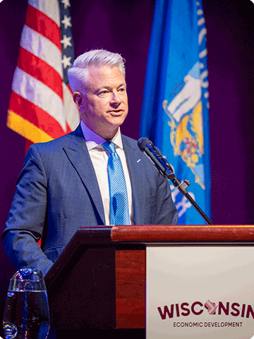 John W. Miller addresses the audience at the Wisconsin Economic Summit.